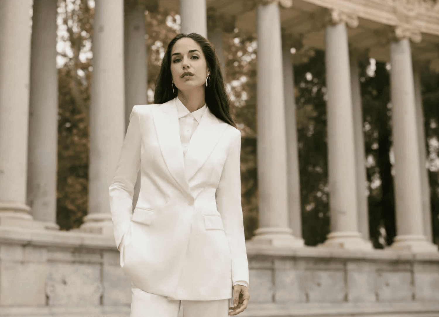 BESPOKE WOMENS CUSTOM SUITS DESIGNED FOR EVERY OCCASION