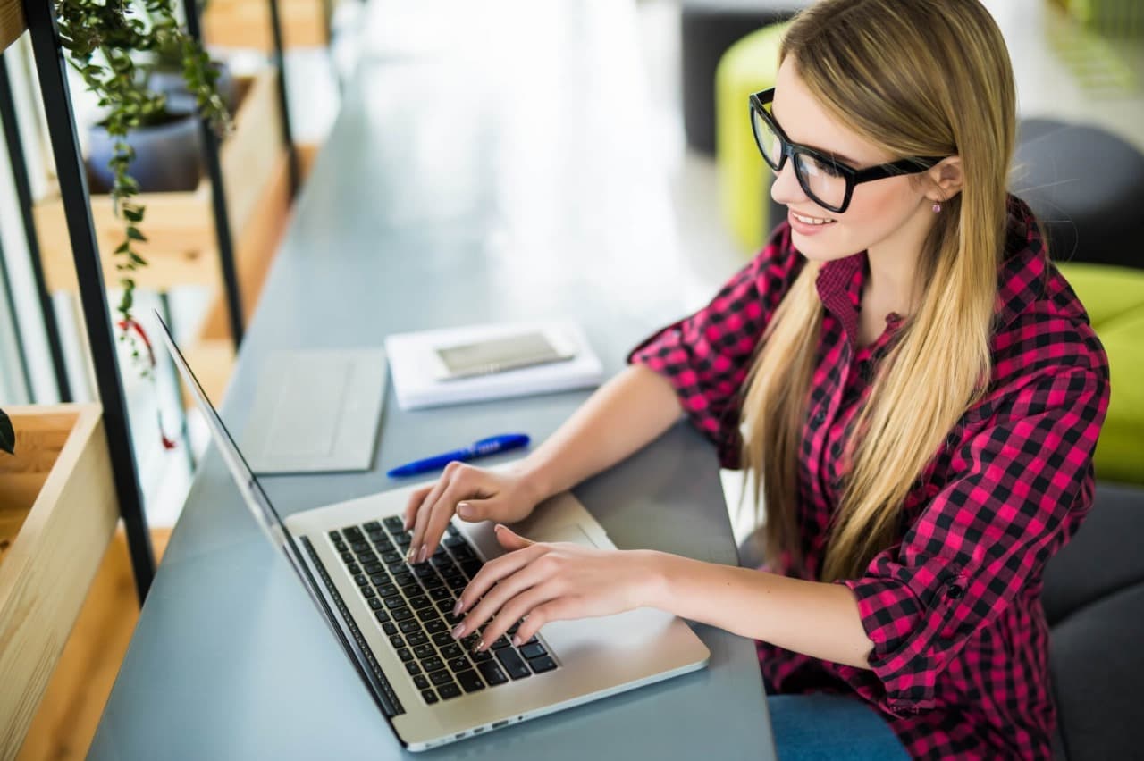 How Professionals Transcribe High-Volume Content