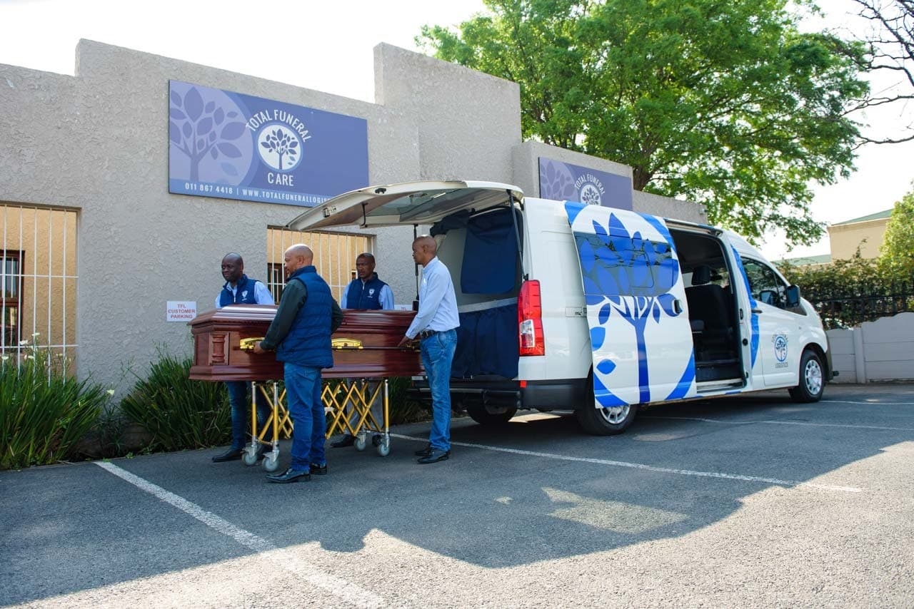 Kako odabrati pouzdano pogrebno preduzeće za međunarodni transport