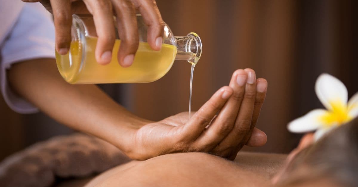 Zertifizierte Kräuterstempel Massage Schulungen für Spa-Teams und Fachpersonal