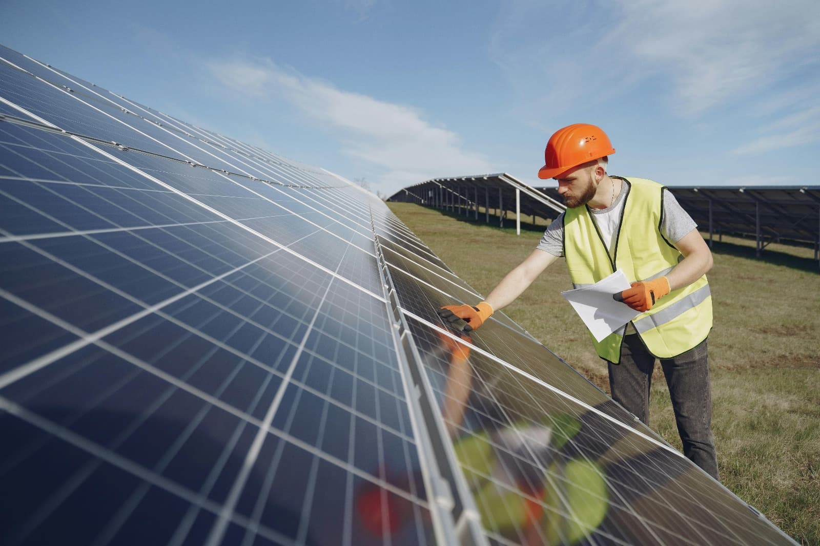 Commercial Solar Derby: Renewable Energy for Modern Enterprises