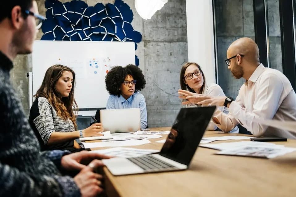 COMPETITIVE INTELLIGENCE INSIGHTS EVERY CMO SHOULD KNOW