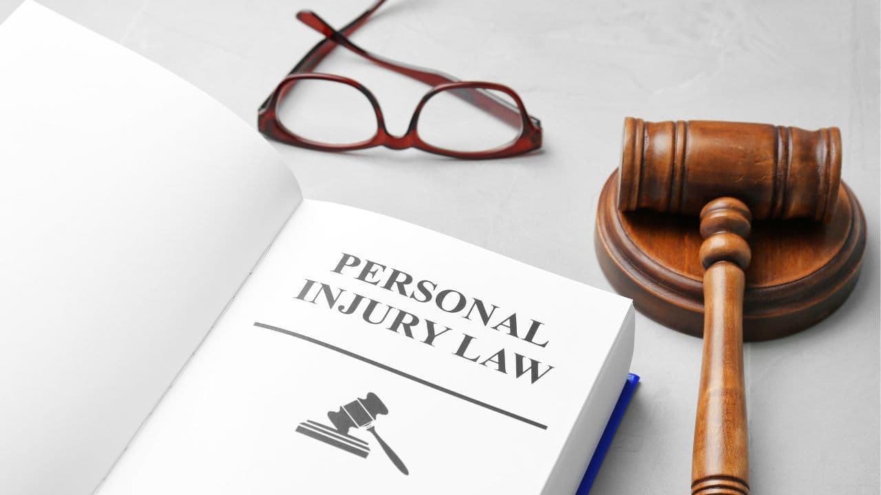 How a Miami Personal Injury Lawyer Prepares for Trial