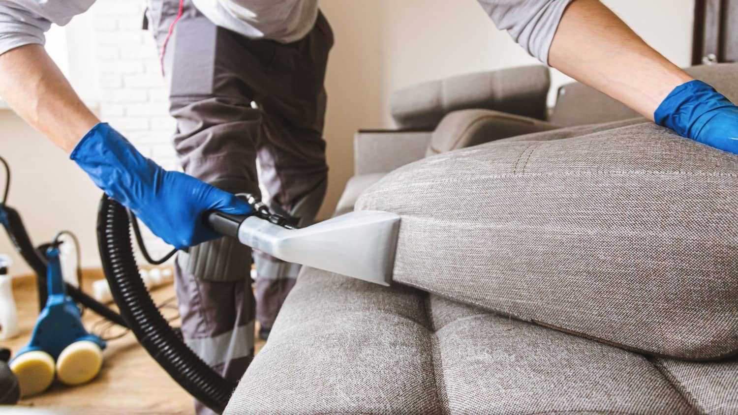 Professionelle Sofareinigung München: Sauberkeit und Pflege für Ihr Sofa